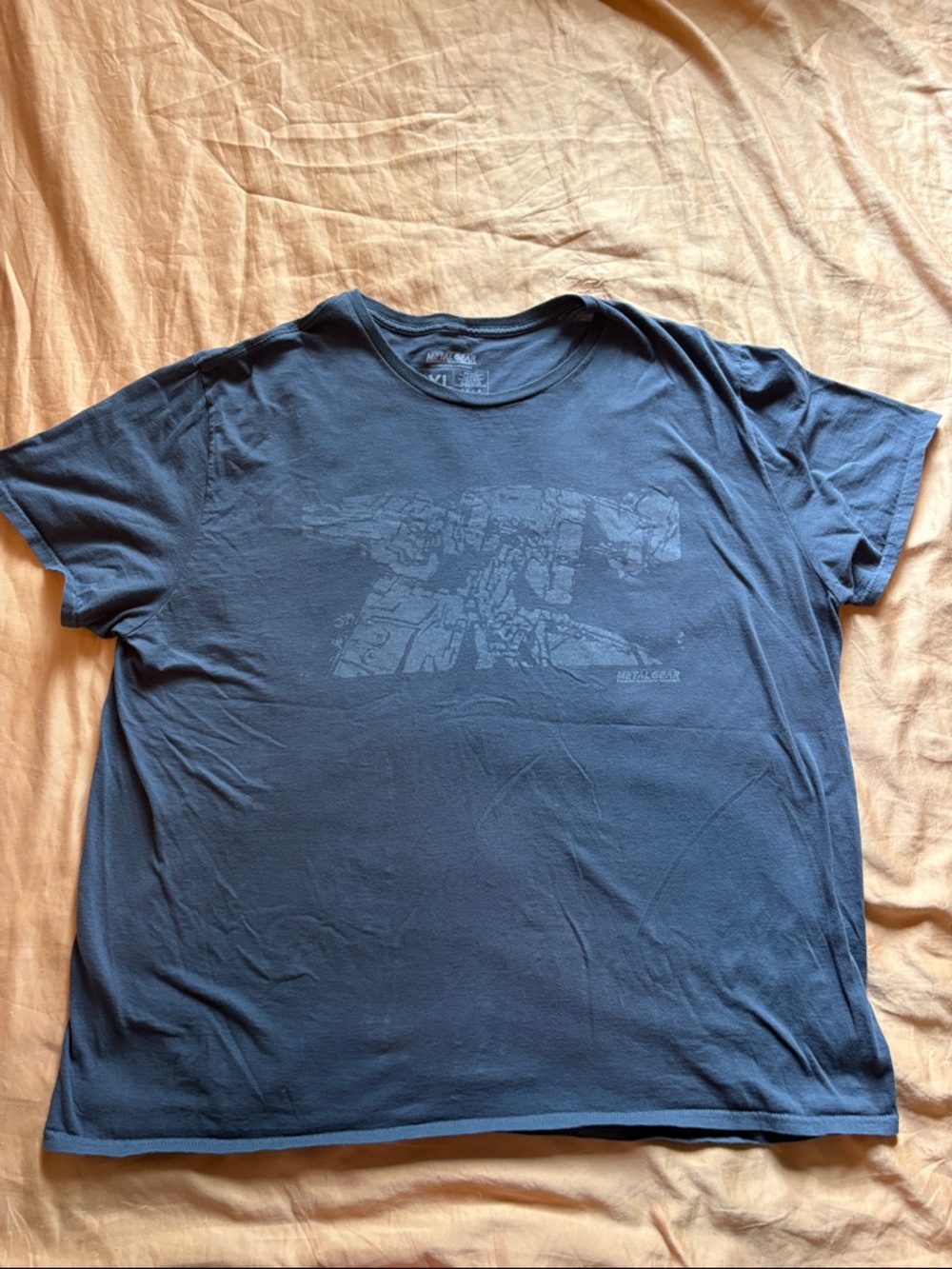 Men's Gray Graphic Metal Gear Crew Neck T-Shirt